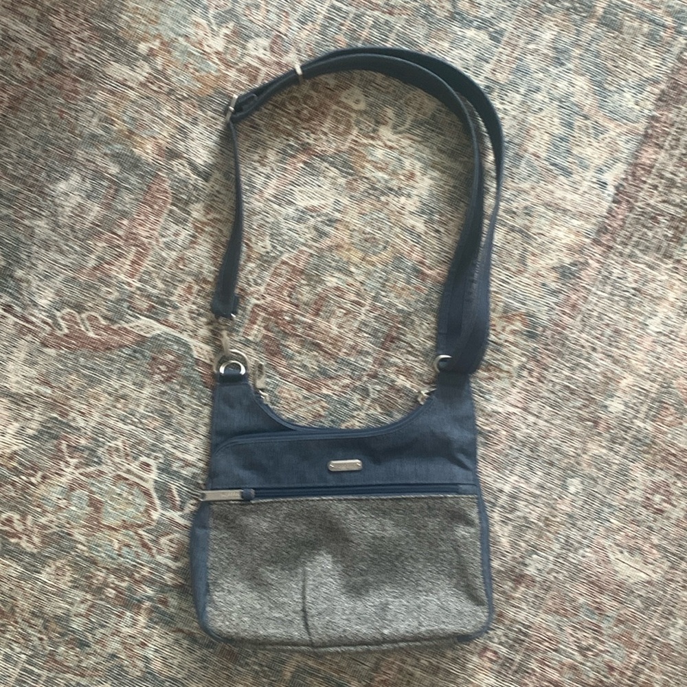 Baggallini Ani-Theft Crossbody Bag